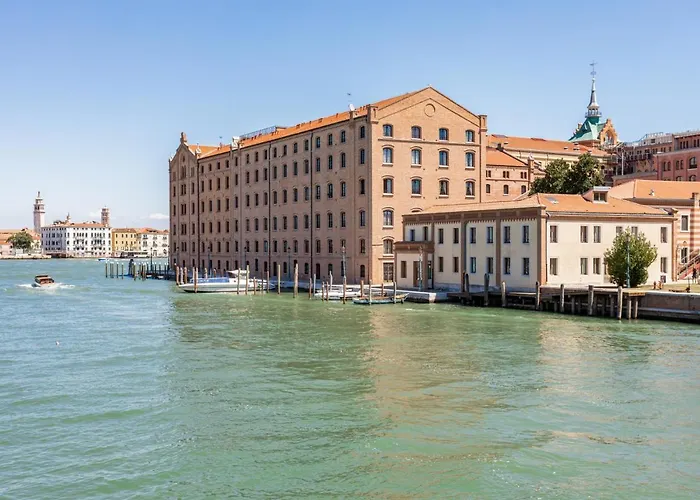 Guesthost - Molino Stucky Residence Suites